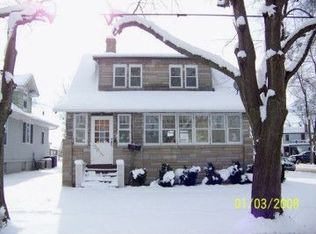 371 Jefferson Ave, Elgin, IL 60120