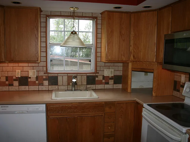 208 Prospect Ave — Photo 16