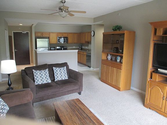 3rd image of 125 Lakeview Dr Unit 203