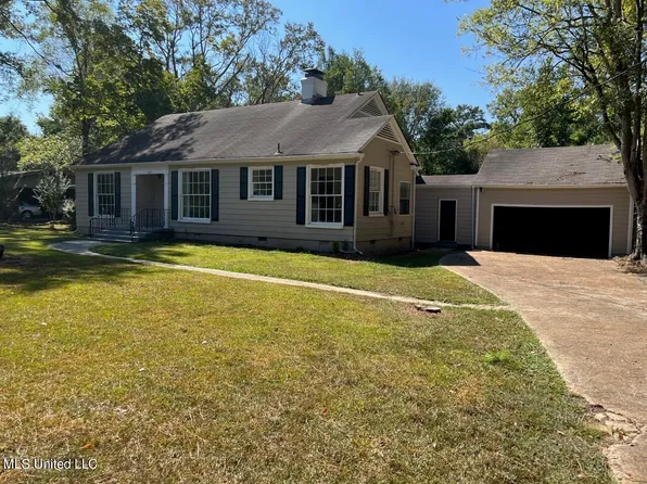 222 Colonial Cir, Jackson, MS 39211