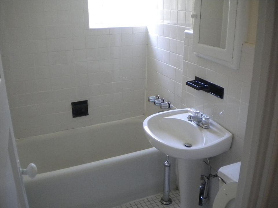 1st image of 151-9 34th Ave #1F