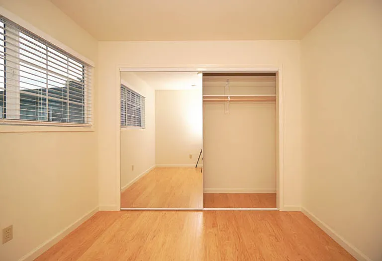22681 E Cliff Dr — Photo 9