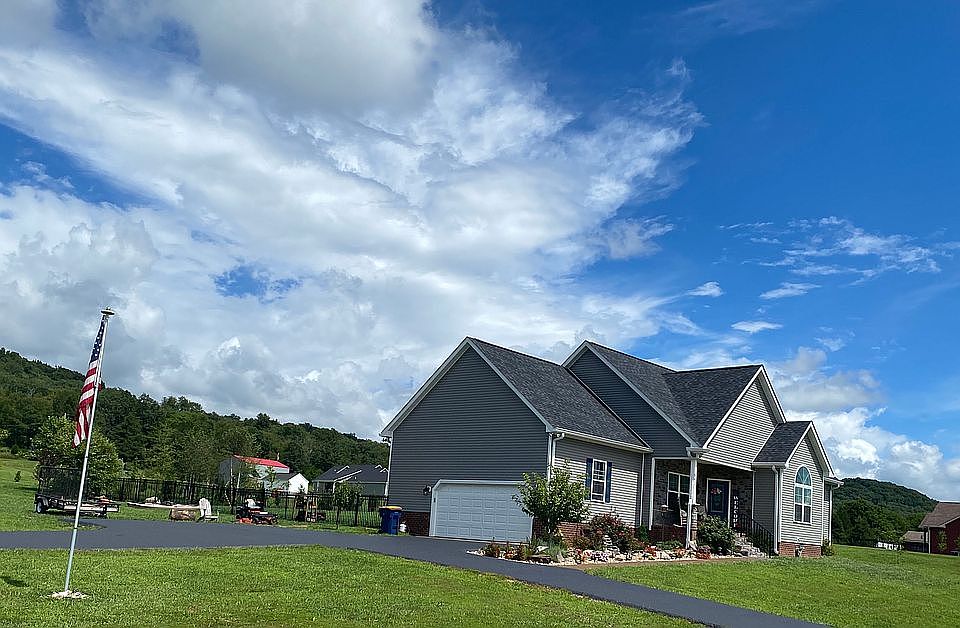 1st image of 642 Allen Michael Ln