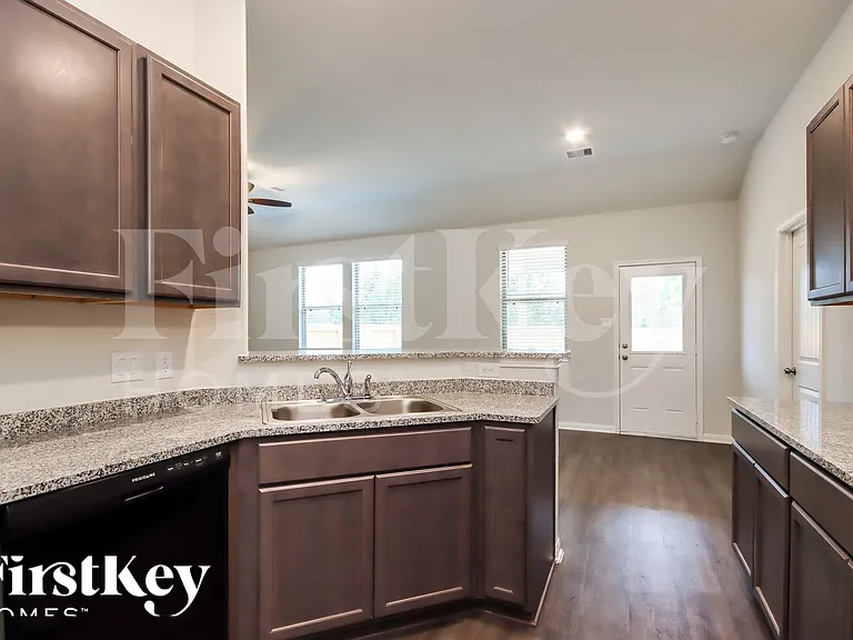11024 Patriot Ct — Photo 6