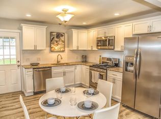 52 Dupuis Rd, Holyoke, MA 01040