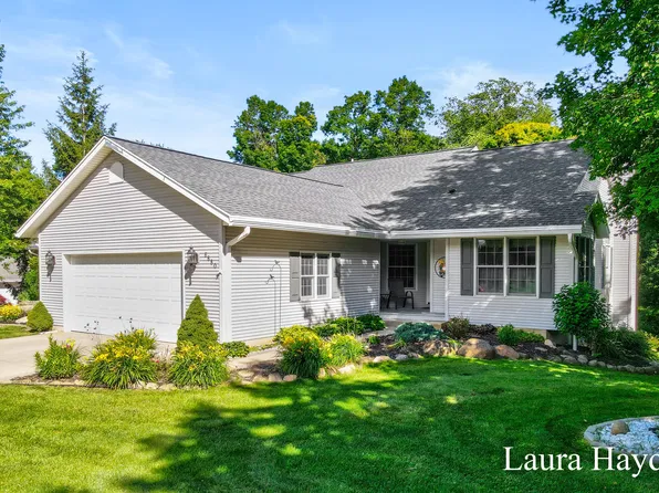 6880 Beechwood Dr, Saranac, MI 48881