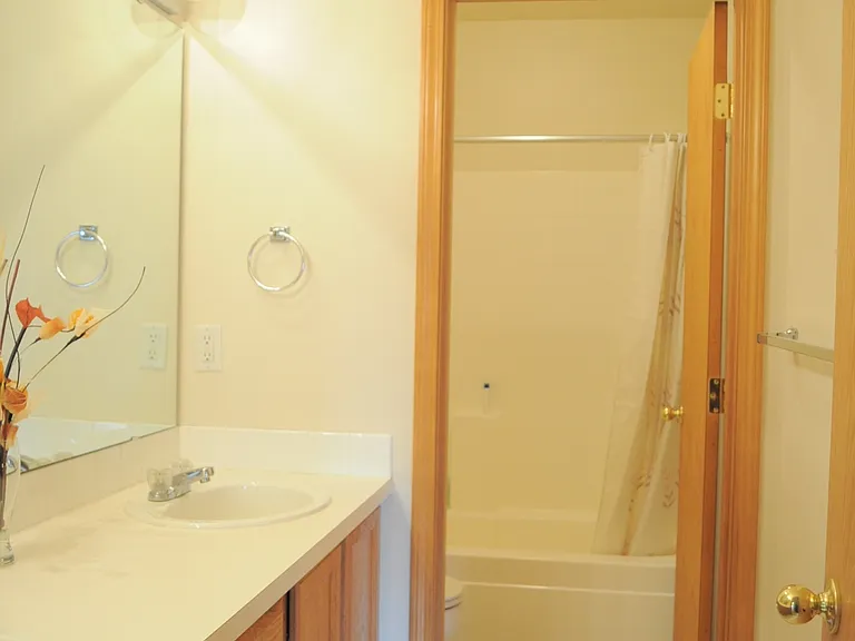 551 Quincy Ave NE — Photo 21