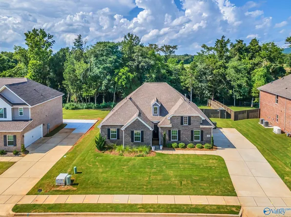 309 Creek Grove Ave, New Market, AL 35761