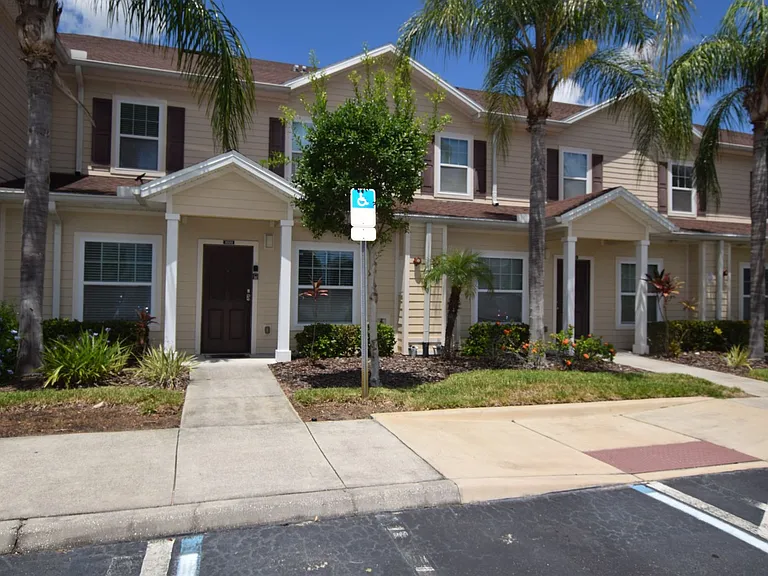 3222 Wish Ave — Photo 2