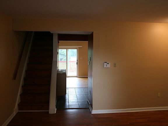 5th image of 208 Prospect Ave