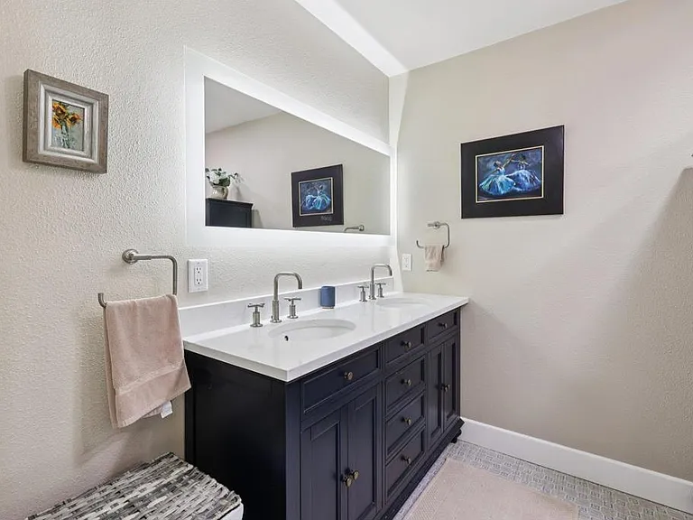 1767 Woodbine Pl — Photo 24