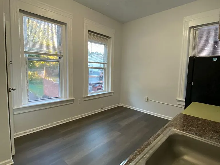 81 W Main St — Photo 5