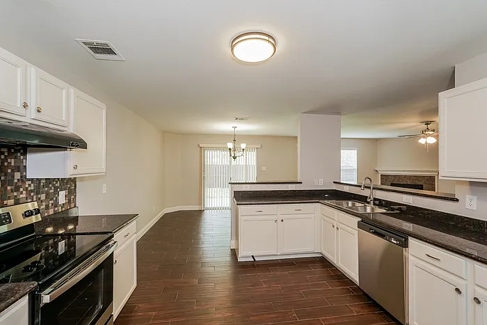 1848 Village Park Trl — Photo 7