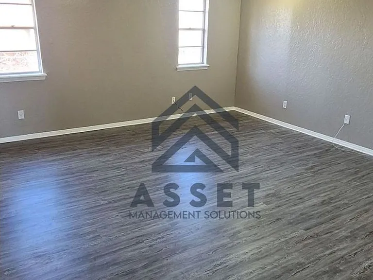 7217 Edenborough Dr — Photo 15