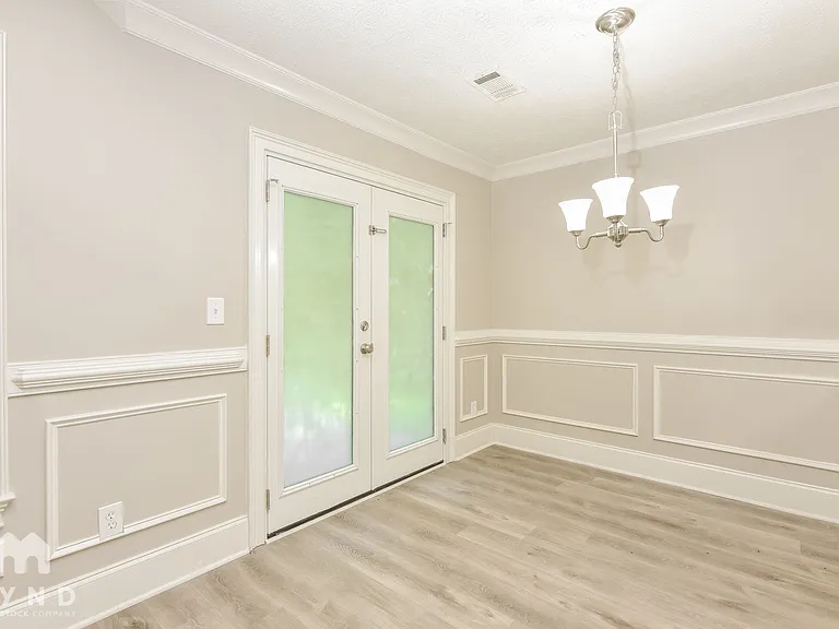 151 Adrian Dr — Photo 6