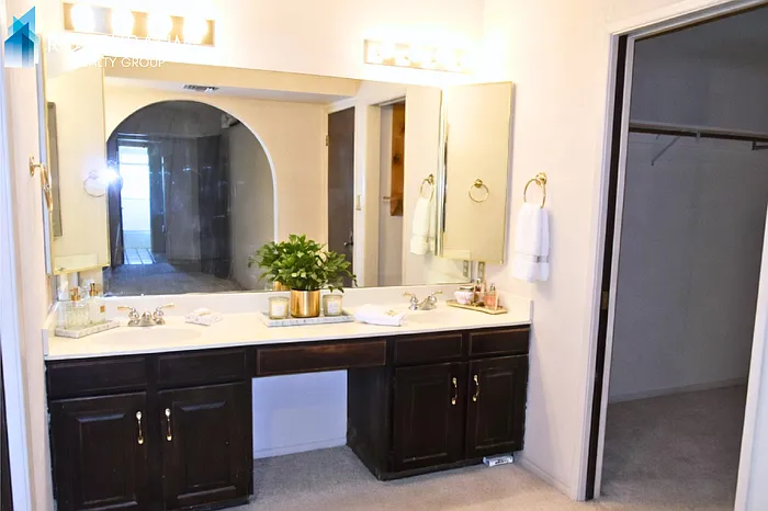 10442 W Avalon Dr — Photo 6
