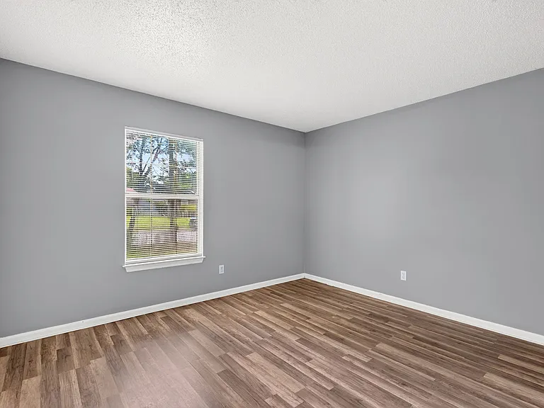 12 Belfair Dr — Photo 16