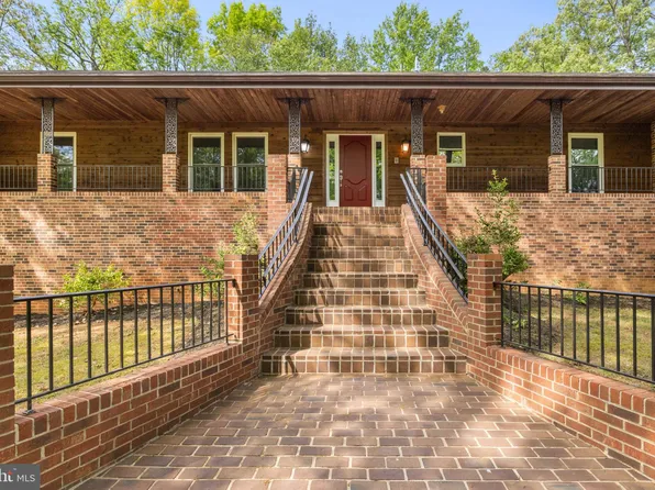 6247 Enon School Rd, Marshall, VA 20115