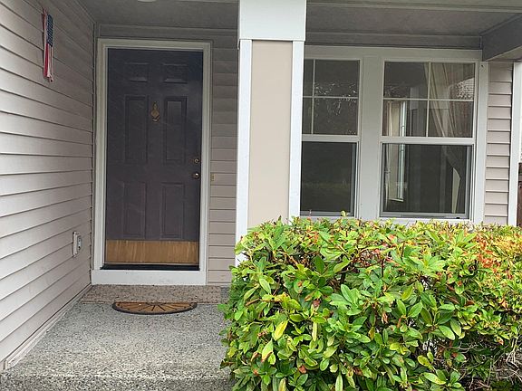 2nd image of 930 243rd Pl SE