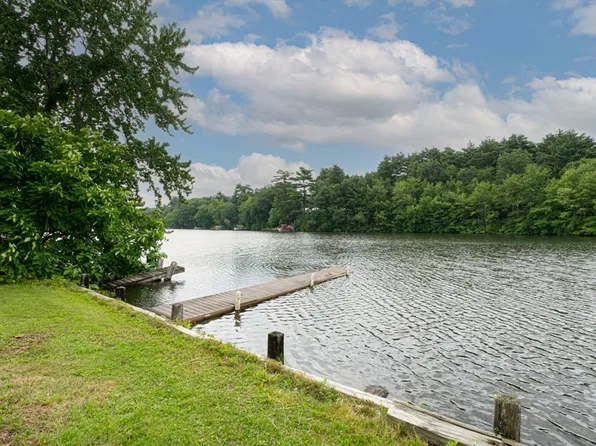 12 Fairground Rd, Sturbridge, MA 01566