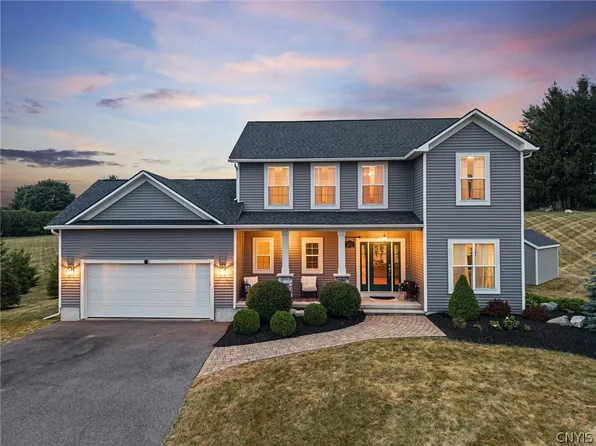 104 Arch Stone Way, Camillus, NY 13031