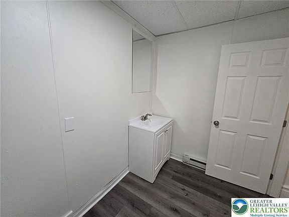 5th image of 380-384 S Franklin St