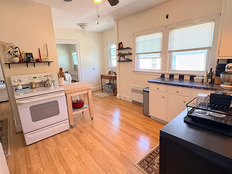 94 Quaker Ln S #2 — Photo 9