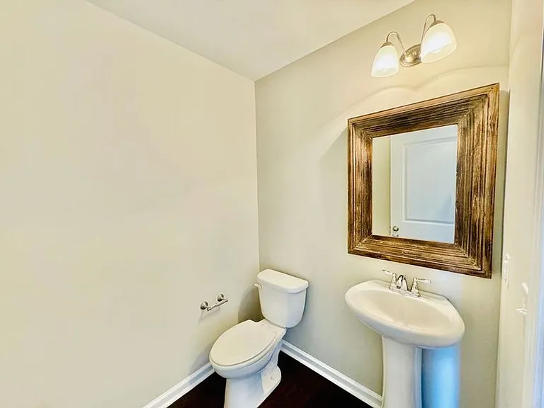 651 Hogan Dr — Photo 5