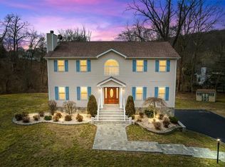 6 Jay Rd, Cortlandt Manor, NY 10567