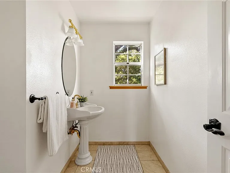 10885 San Marcos Rd — Photo 8