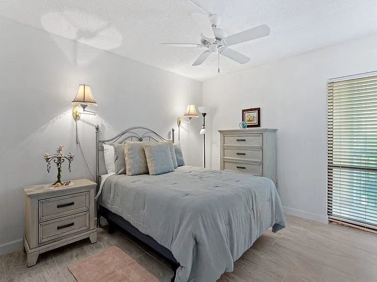 4141 Ocean Dr #402 — Photo 17
