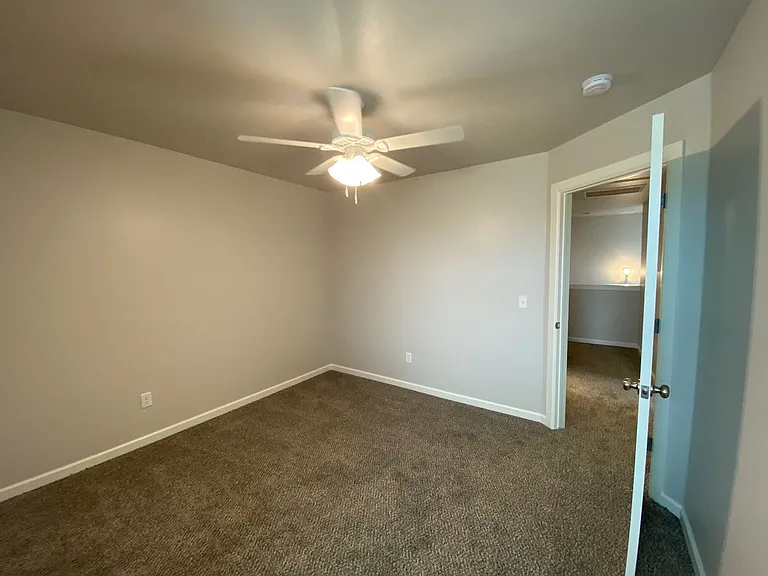 12010 Rhya Ln — Photo 24