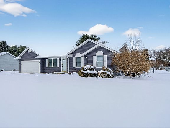 3rd image of 10247 Long Meadow Ln