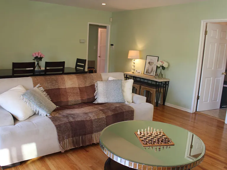 3283 Kelton Ave — Photo 4