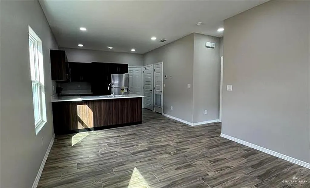 1 bed, 1.0 bath, 1148 sqft, $950 — Photo 3