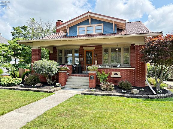 3rd image of 215 Melmore St