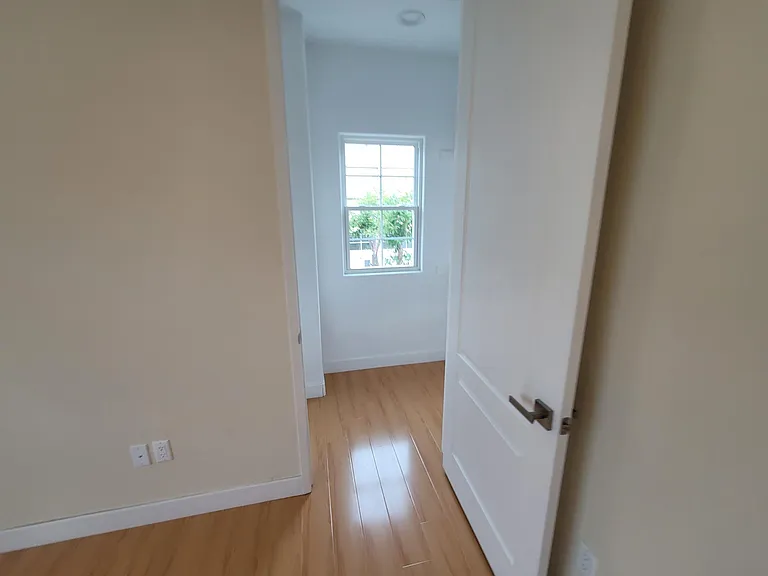 727 S Stoneman Ave #B — Photo 33