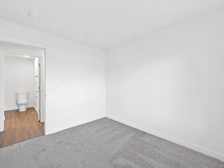 Apartments at Urbana — Photo 78