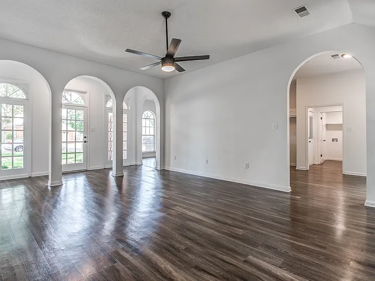 5624 Annandale Dr — Photo 7