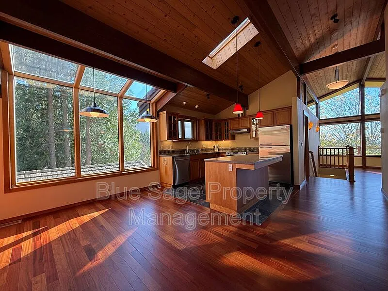 2 bed, 2.0 bath, 1184 sqft, $2,450 — Photo 4