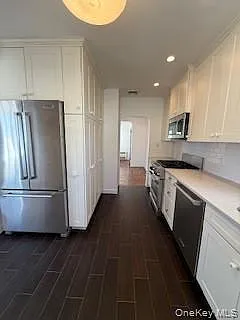 733 E Walnut St #UPPER — Photo 10