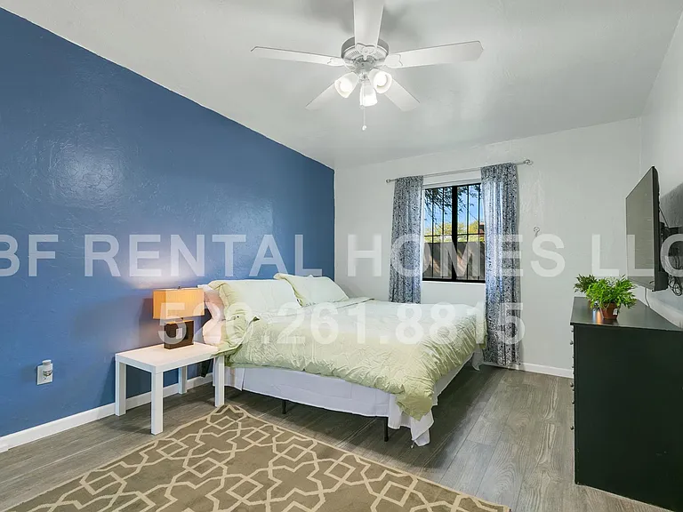 2319 E Helen St #2 — Photo 10