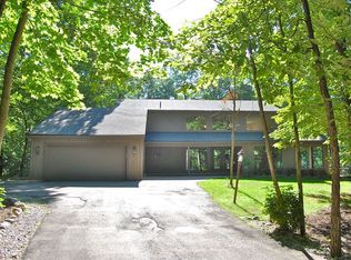 647 Spring Valley Rd, Ann Arbor, MI 48105