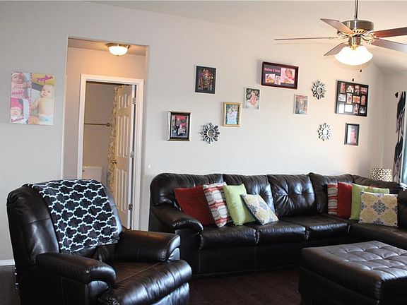 3rd image of 1441 Forest Dr