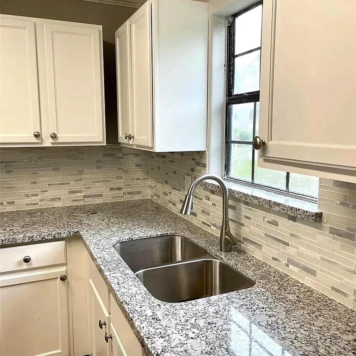 2 bed, 1.0 bath, 900 sqft, $1,350 — Photo 4