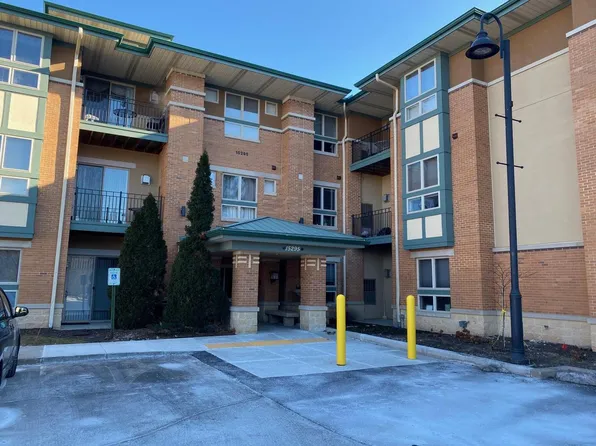 15295 West Library LANE #305, New Berlin, WI 53151