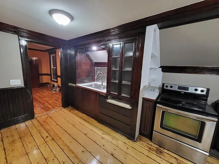 53 Messer St #C — Photo 7