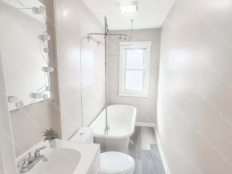 1578 Chestnut St #1 — Photo 12