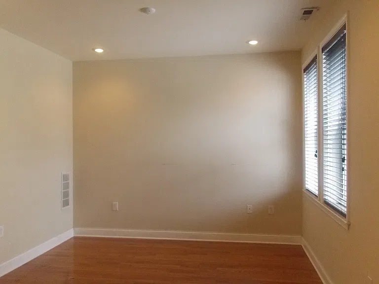 3109 Saint Paul St — Photo 6