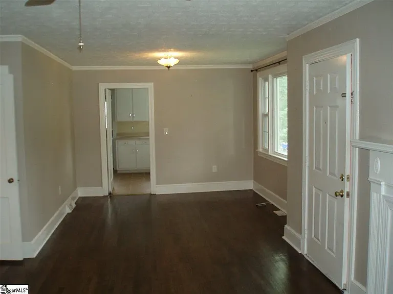 37 Holmes Dr — Photo 6